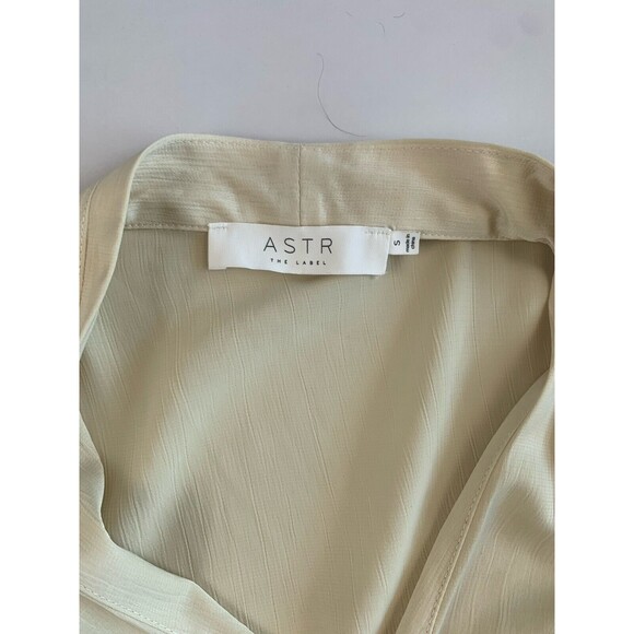 ASTR The Label Cream Cross Over Top size Small - Picture 4 of 11